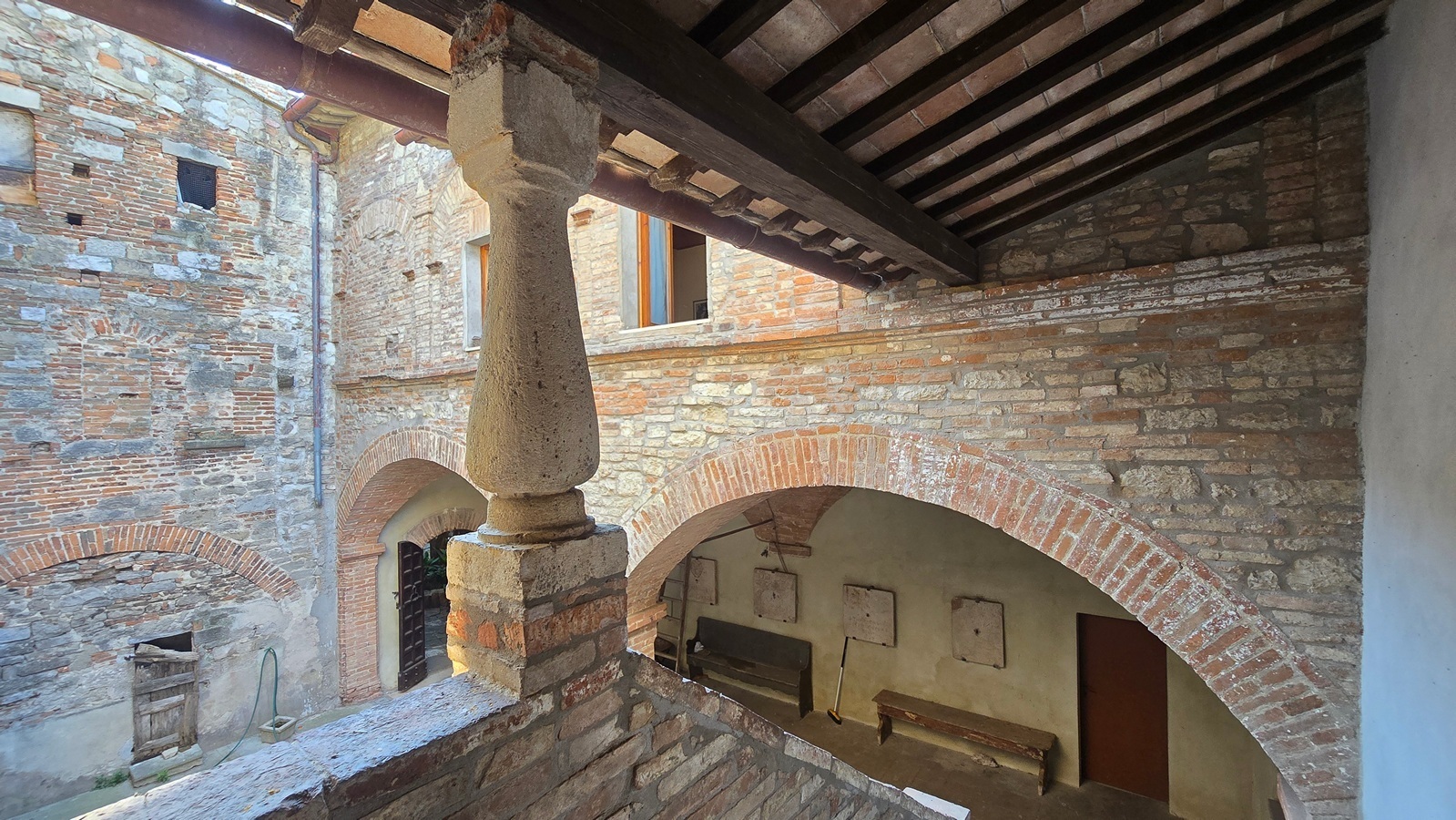 Stabile/Palazzo con terrazzo in via del mercato vecchio 16, Todi