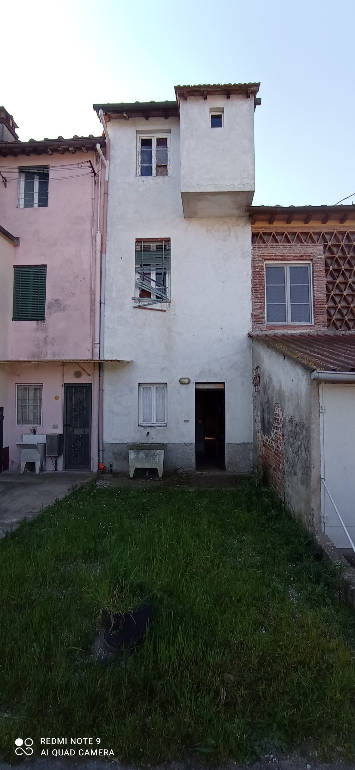 Casa indipendente da ristrutturare in via della santissima annunziata, Lucca
