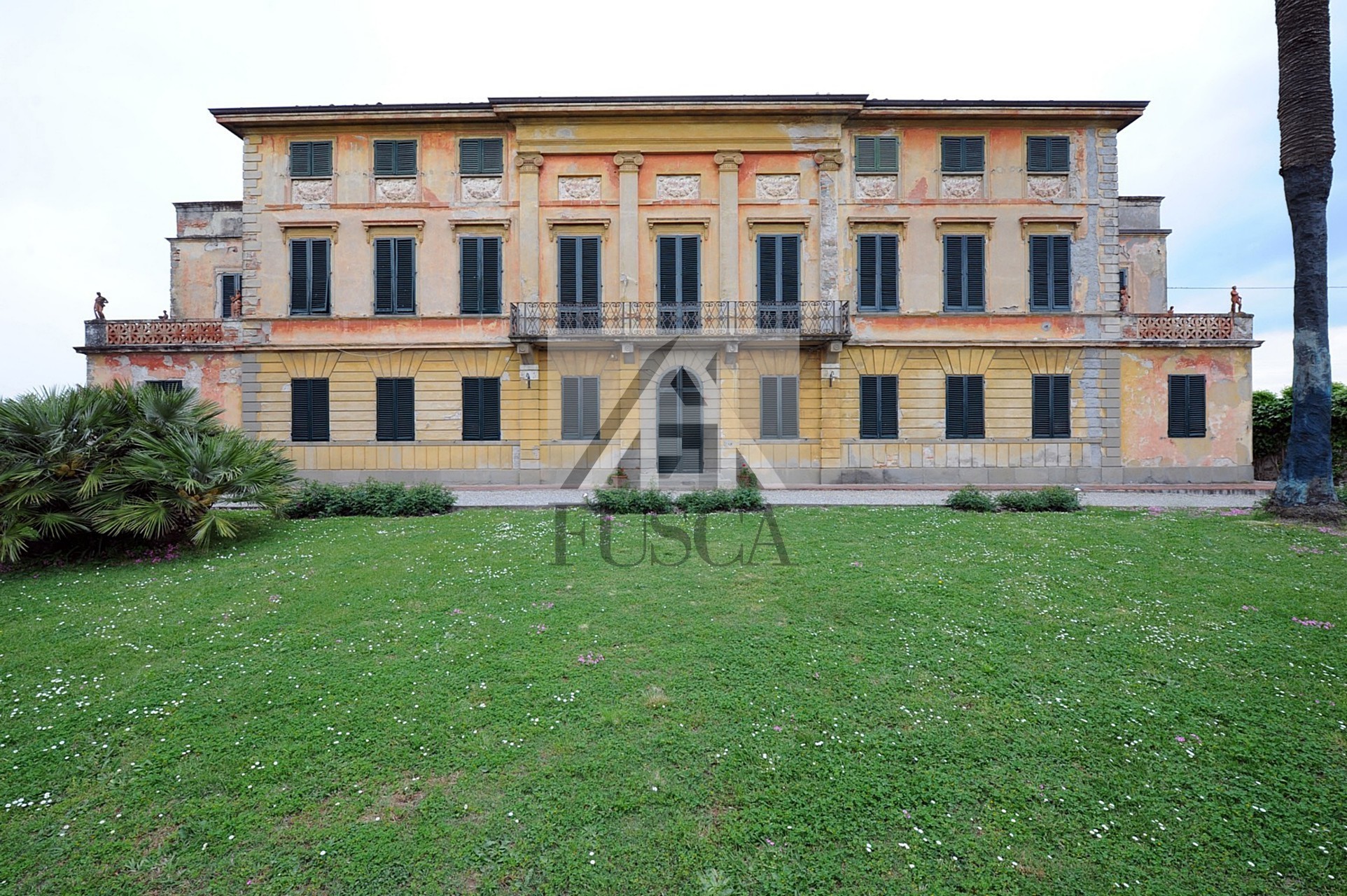 Villa con giardino in via del leccio lappato, Capannori