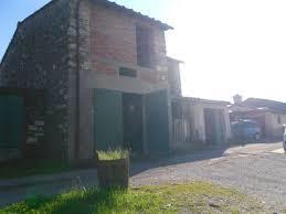 Casa indipendente da ristrutturare in via di arliano, Lucca