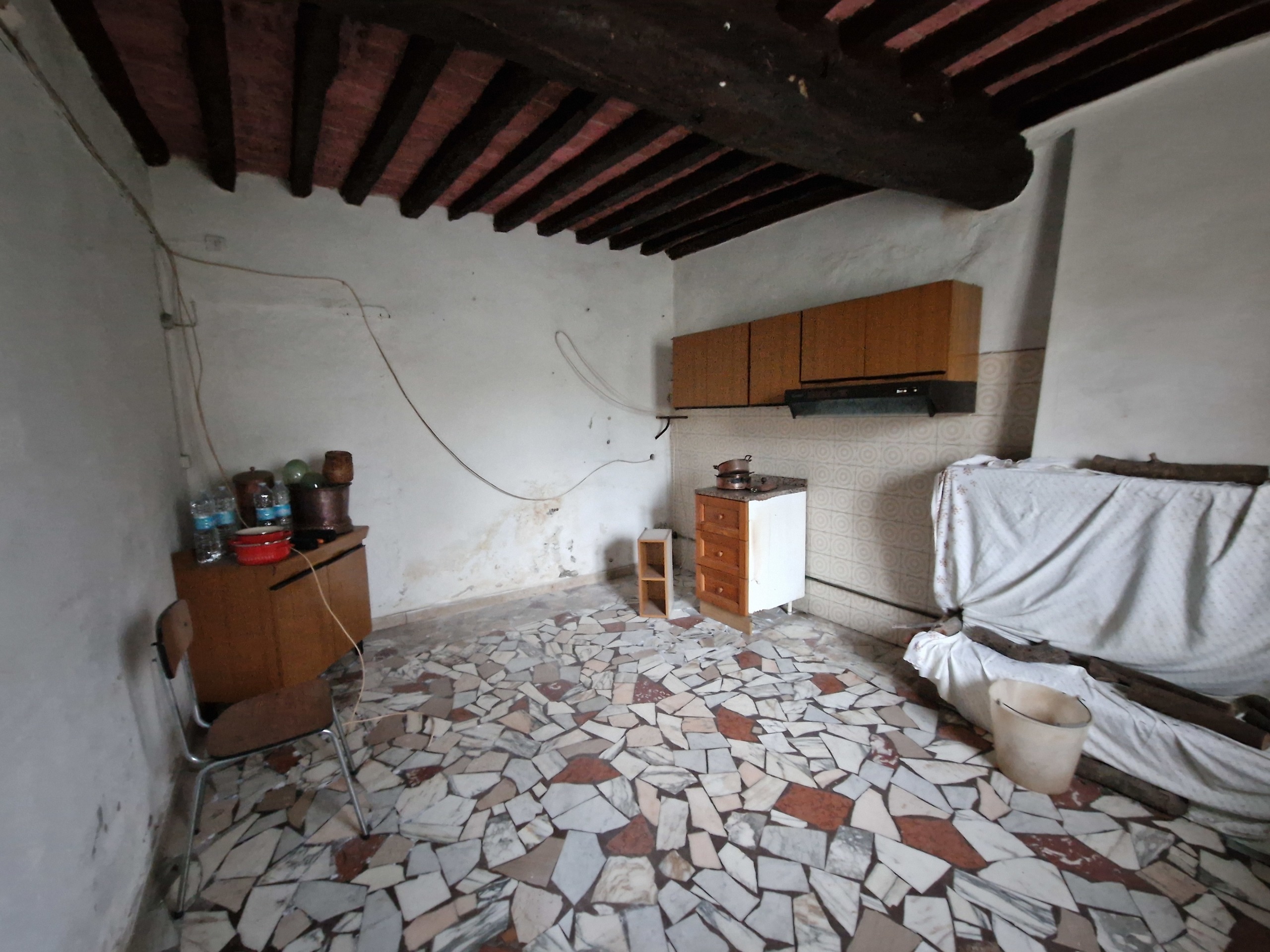 Casa indipendente con giardino in via di balbano, Lucca