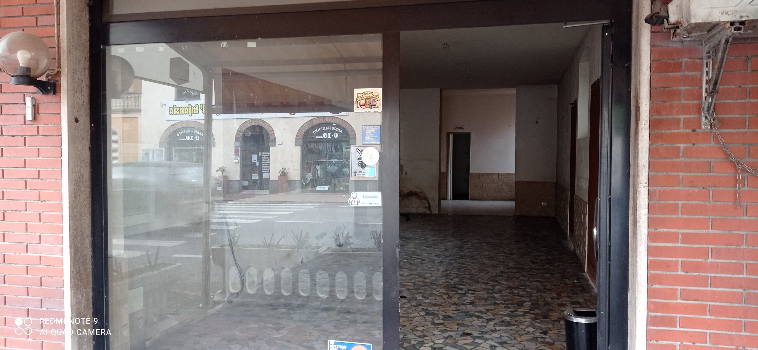 Capannone da ristrutturare in via sarzanese 937, Lucca