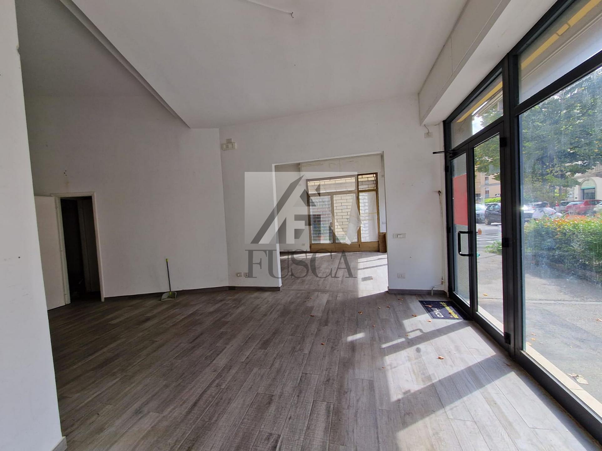 Capannone da ristrutturare in via sant'anna, Lucca