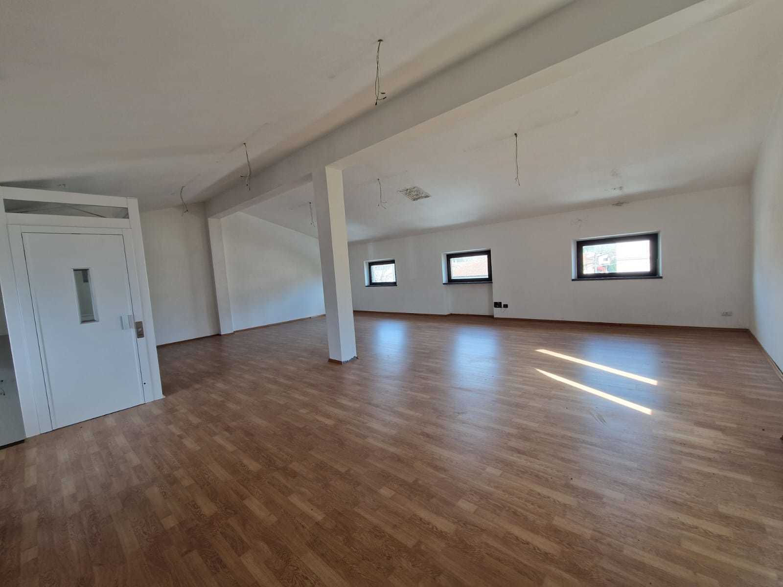 Locale commerciale in affitto in via sarzanese 533, Lucca