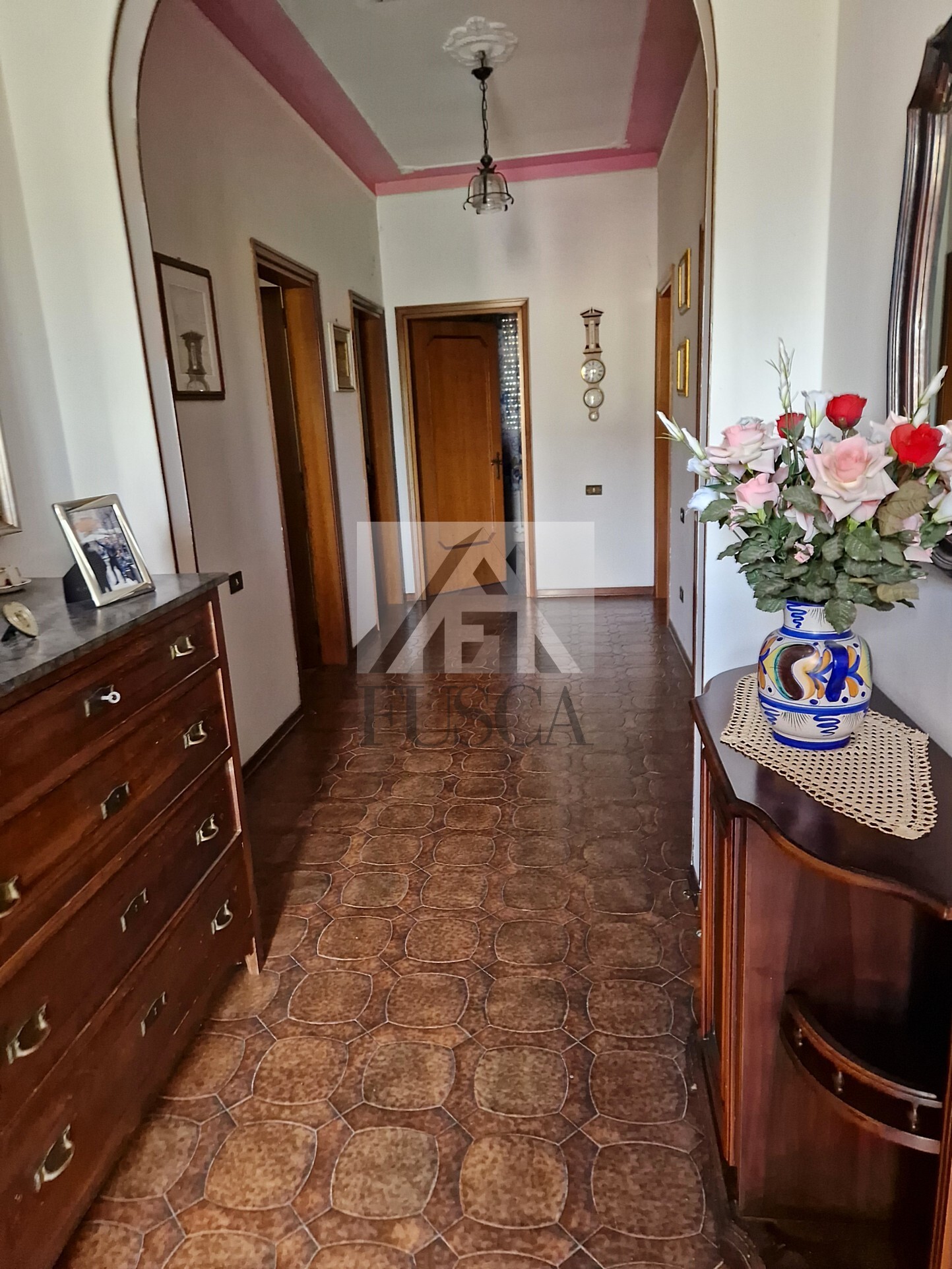 Villa con giardino in via vittorio bachelet, Lucca