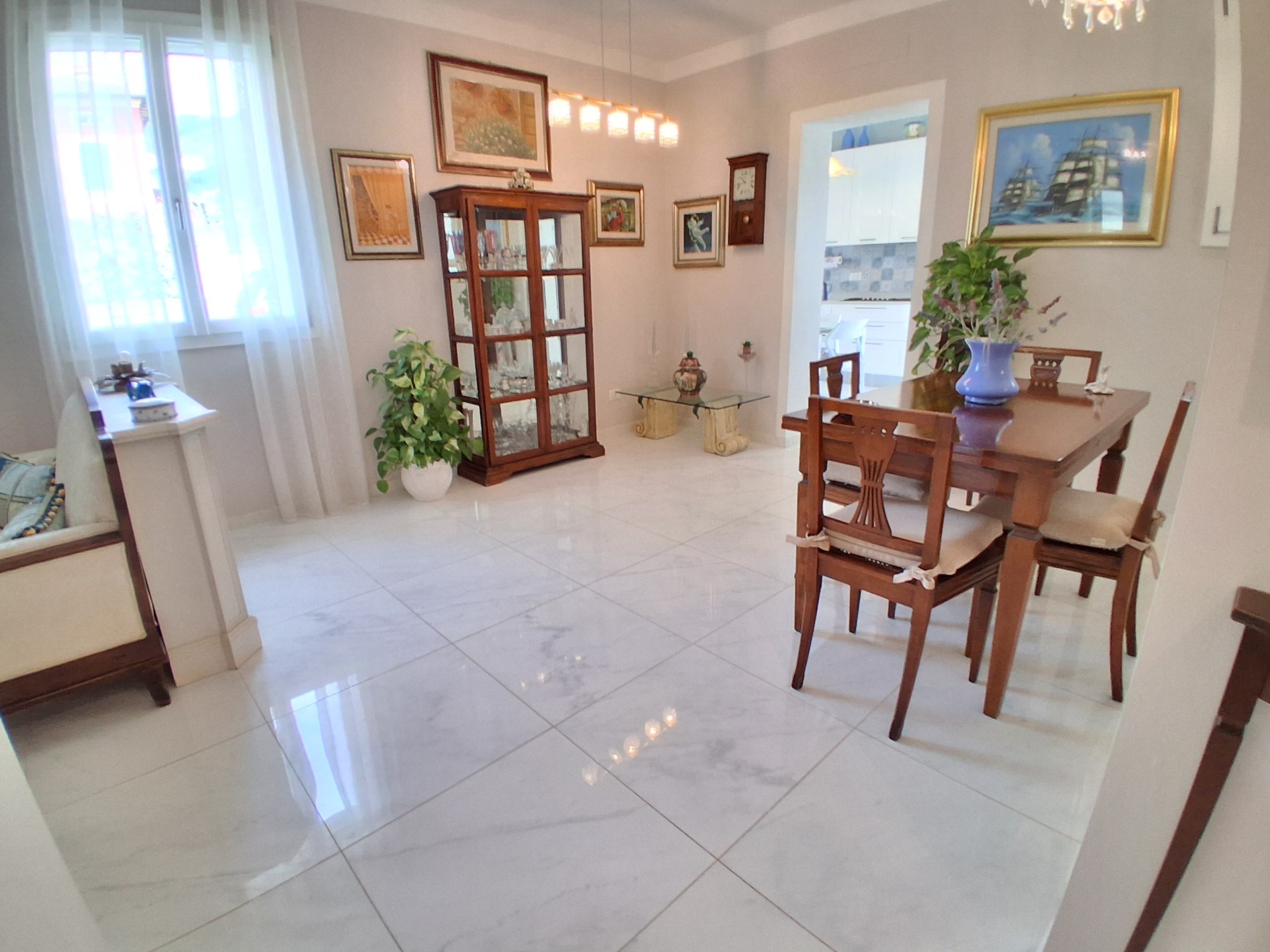 Casa indipendente con giardino in via sarzanese, Lucca