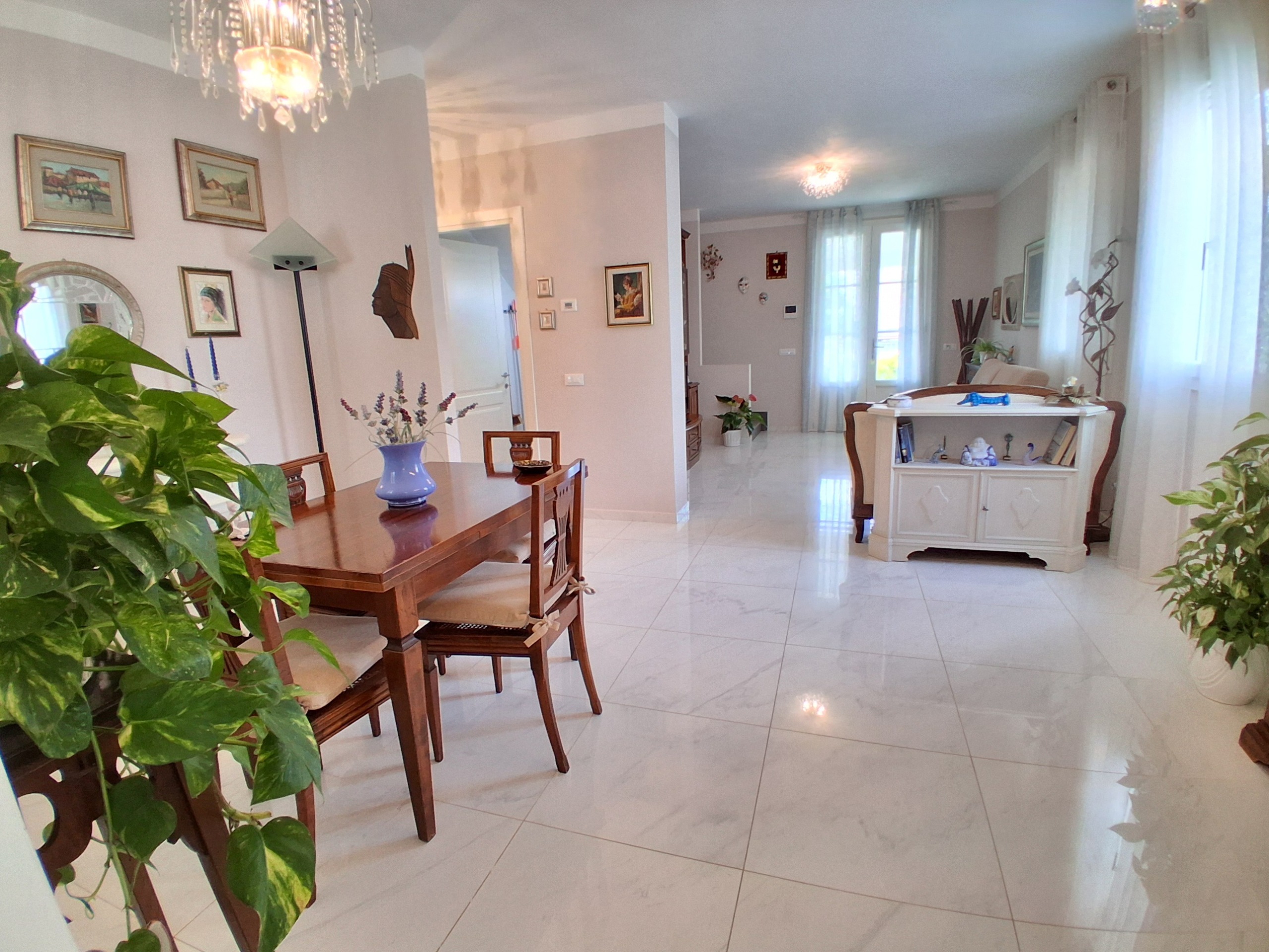 Casa indipendente con giardino in via sarzanese, Lucca