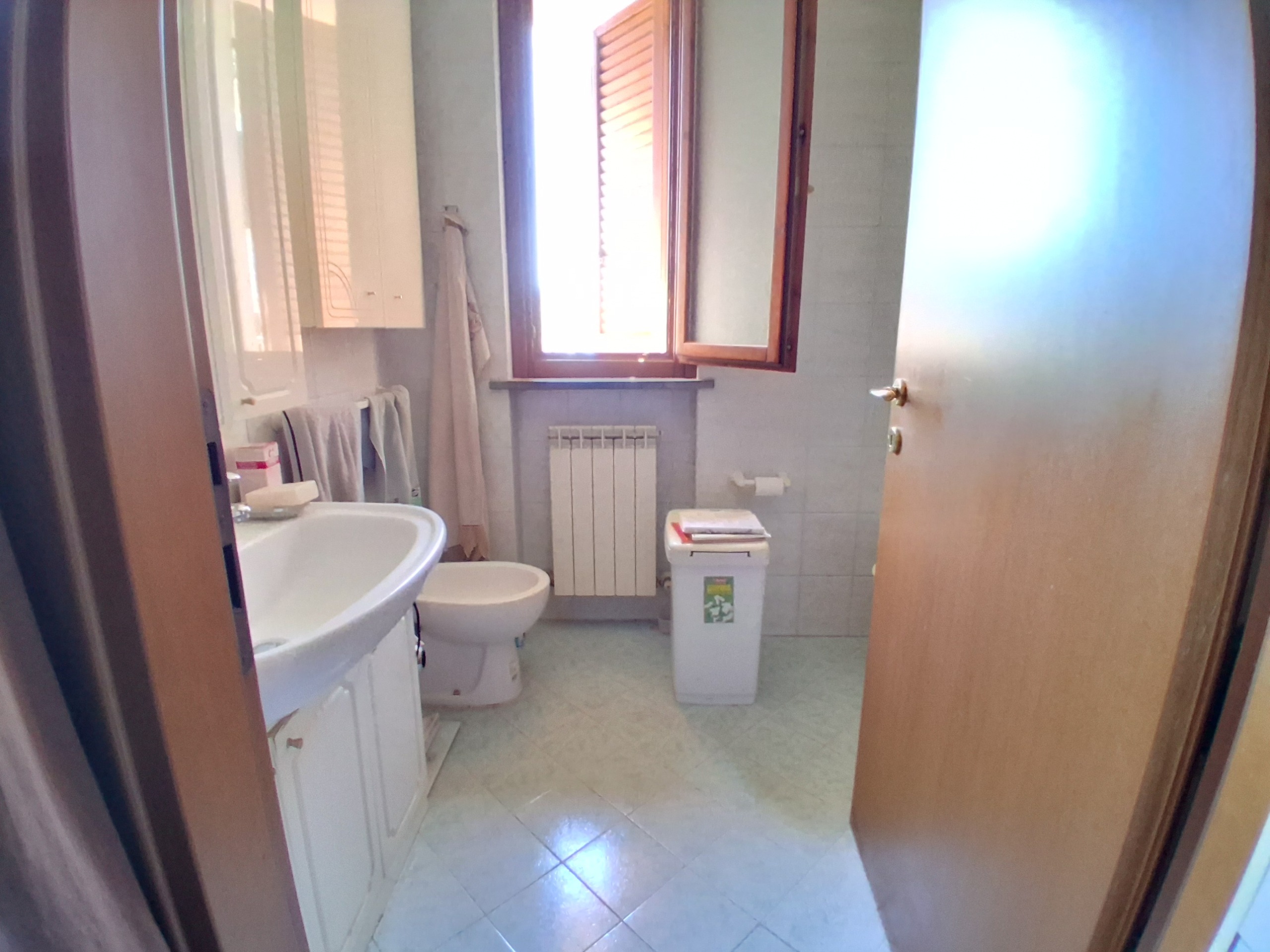 Bilocale da ristrutturare in via di poggio seconda, Lucca