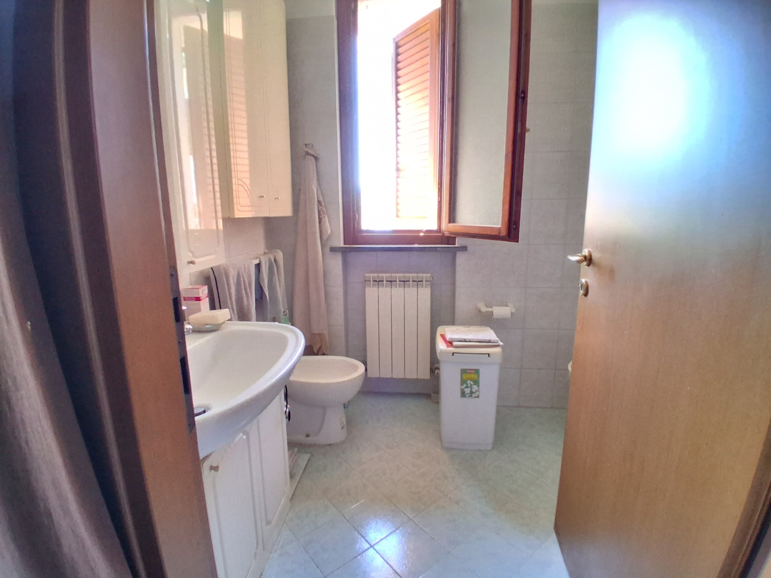 Bilocale da ristrutturare in via di poggio seconda, Lucca
