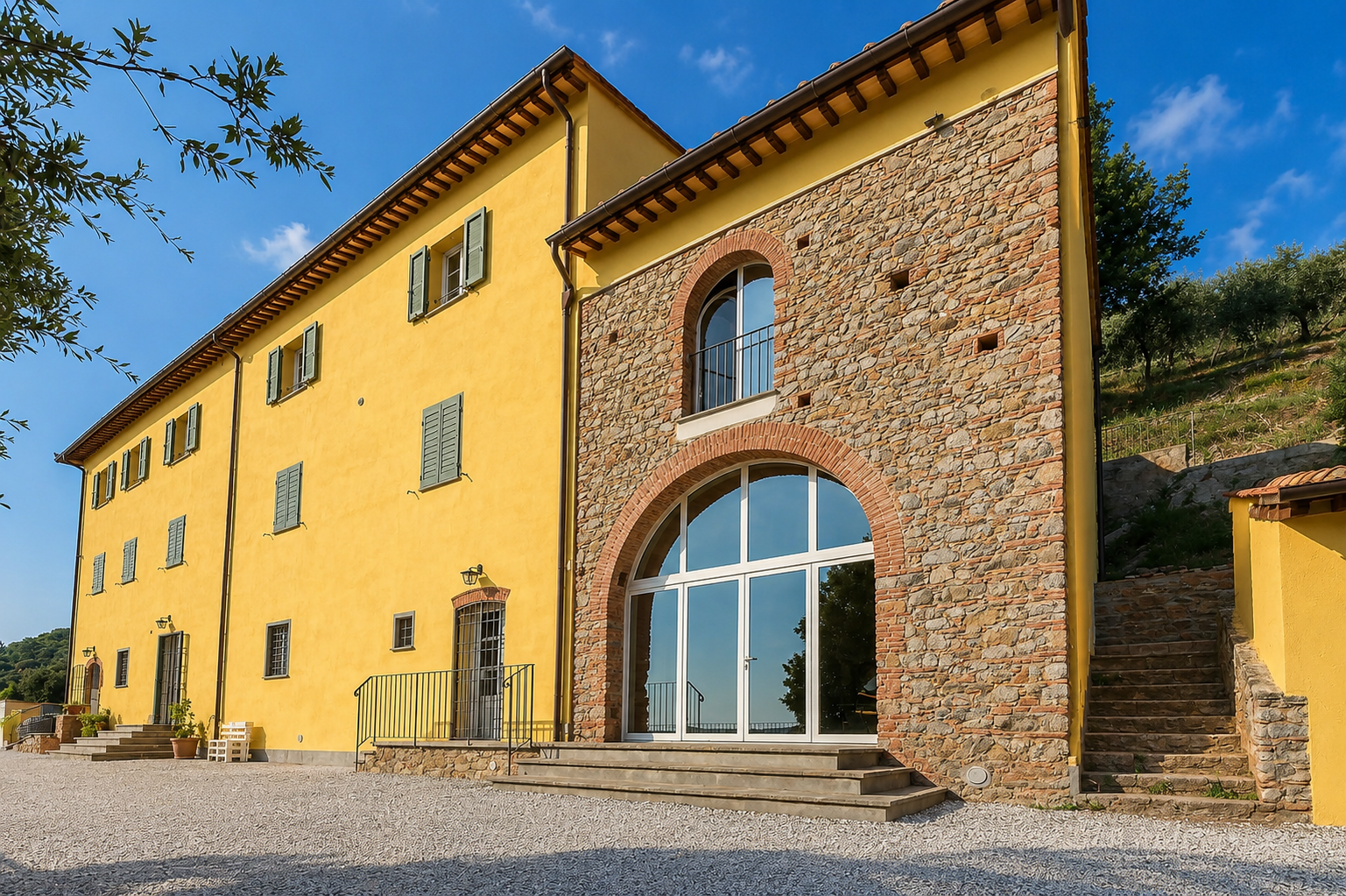 Rustico con giardino in via sarzanese 3482, Lucca