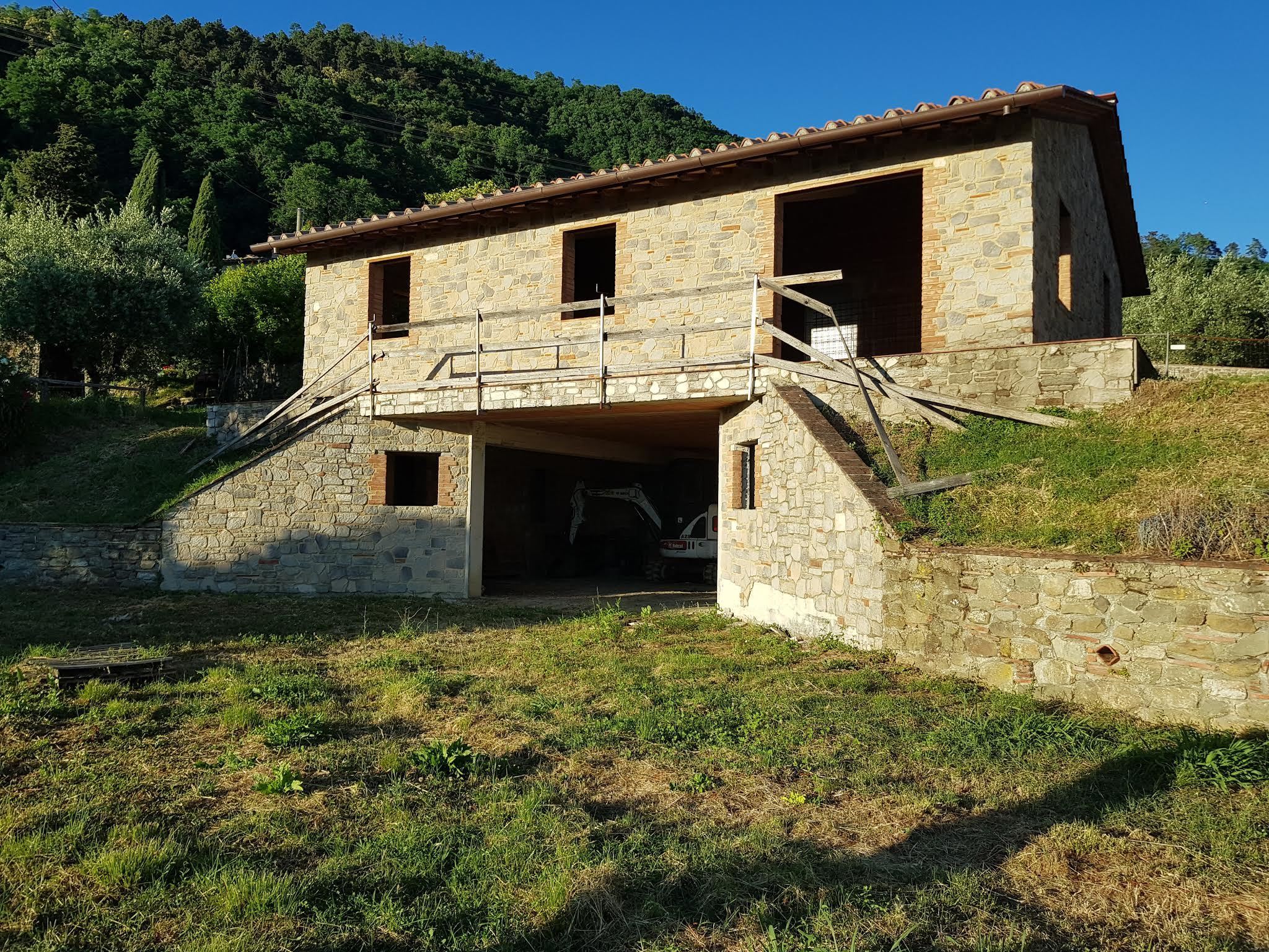 Rustico con giardino in via di matraia, Capannori