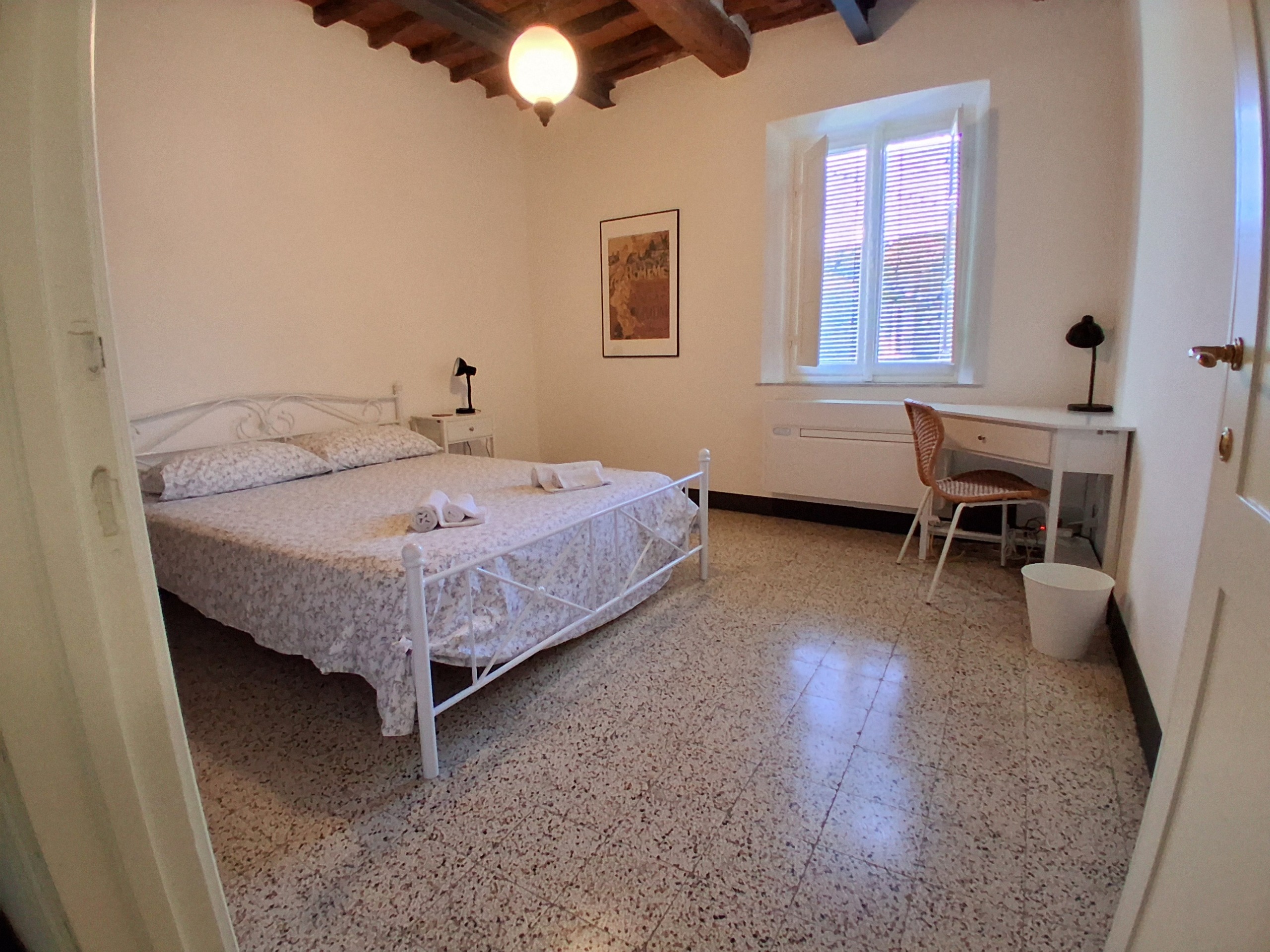 Casa indipendente con giardino in via della bordogna, Lucca