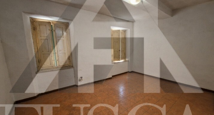 Casa indipendente da ristrutturare in via nicol� paganini, Lucca
