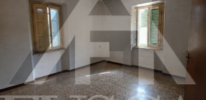 Casa indipendente da ristrutturare in via nicol� paganini, Lucca