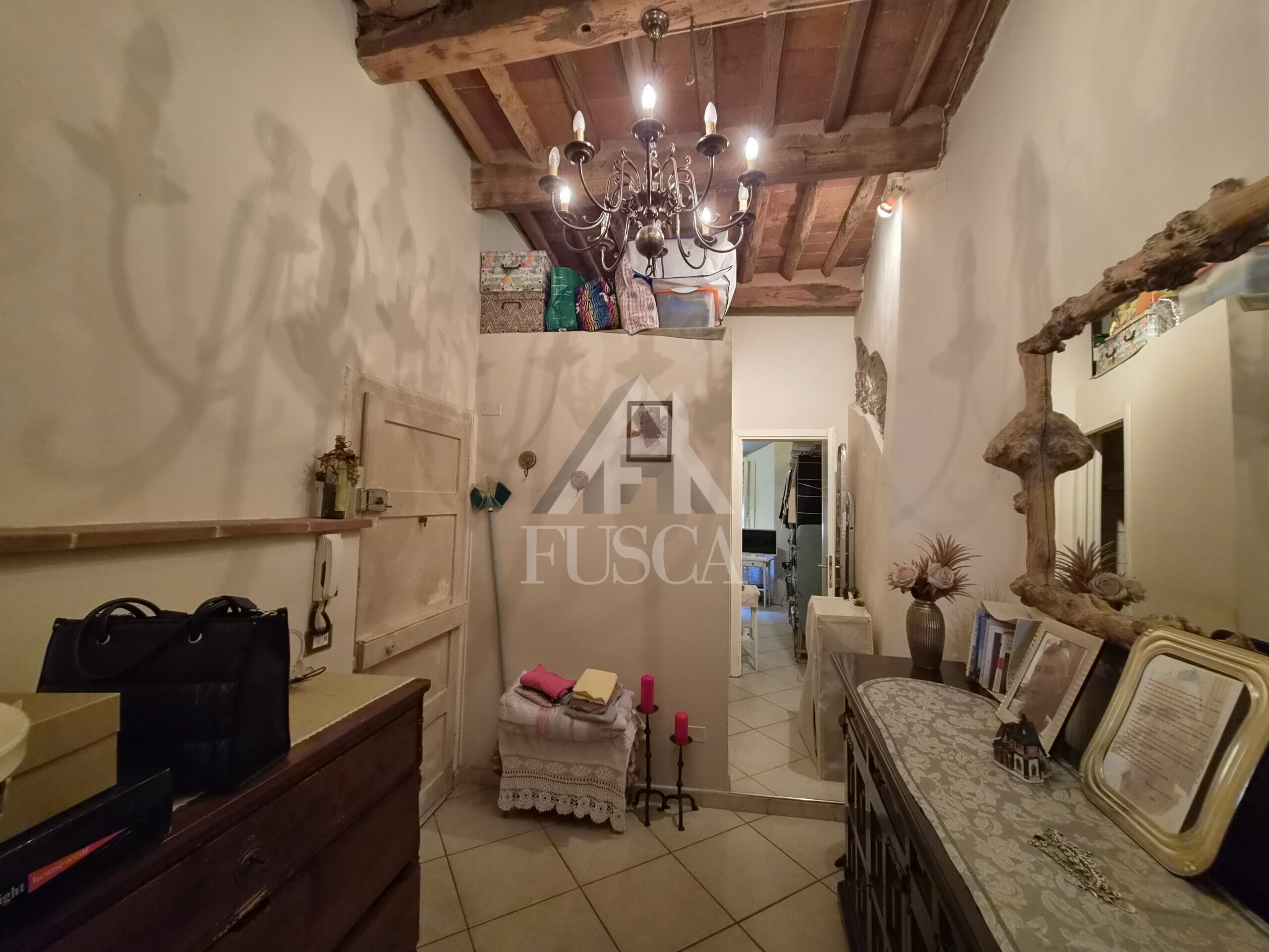 Bilocale ristrutturato in via roma, Lucca