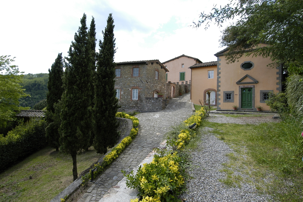 Villa con giardino in via del seminario 252, Lucca