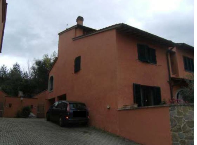 Appartamento con terrazzo in via pio la torre, Greve in Chianti