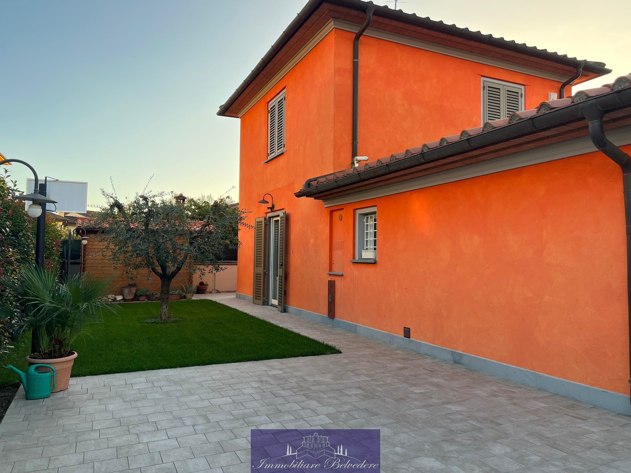 Villa con giardino in via montalese 101, Montale