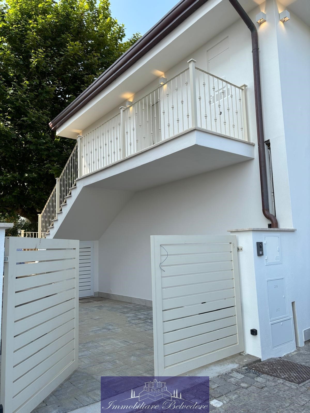Appartamento con giardino in via fossa abate, Camaiore