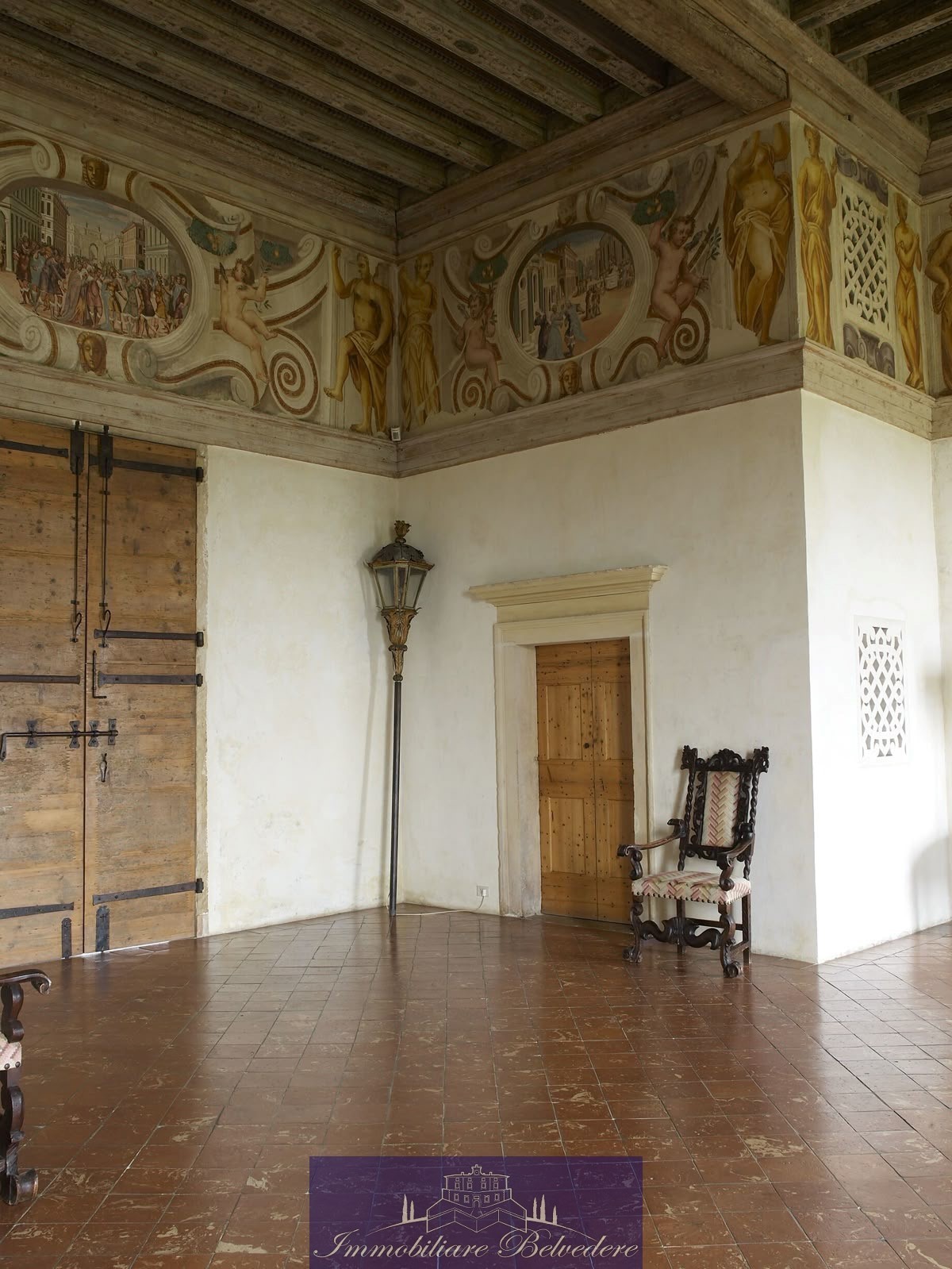 Quadrilocale con terrazzo in via del moro, Firenze