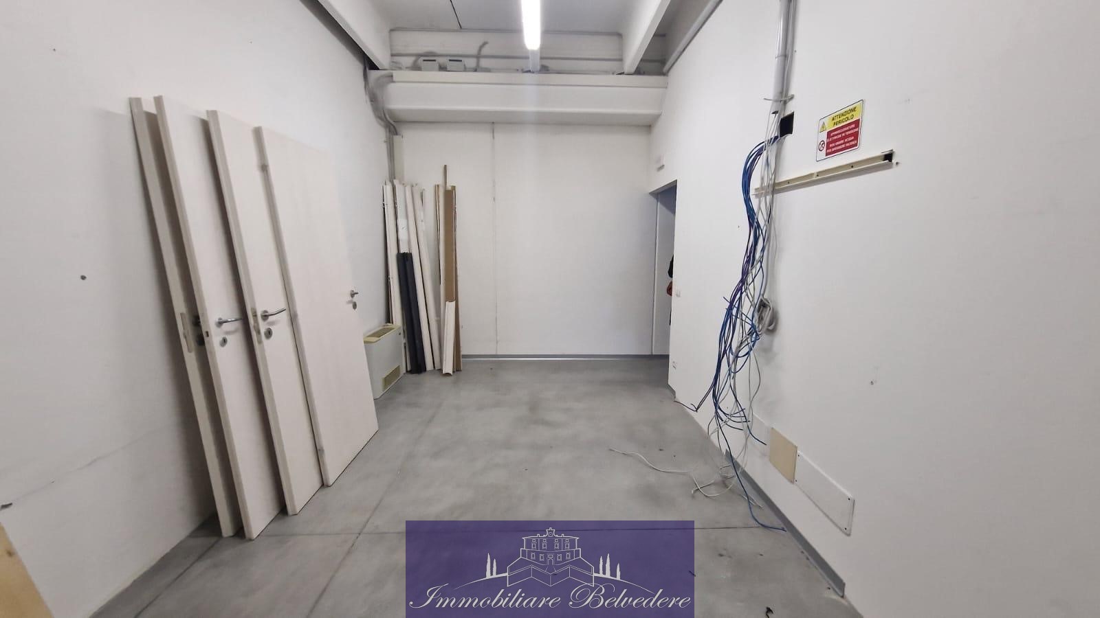 Magazzino in vendita in viale europa, Scandicci