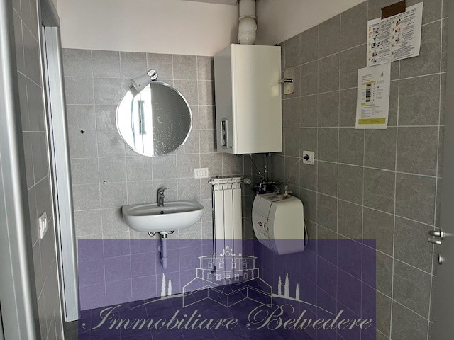 Magazzino in vendita in viale europa, Scandicci