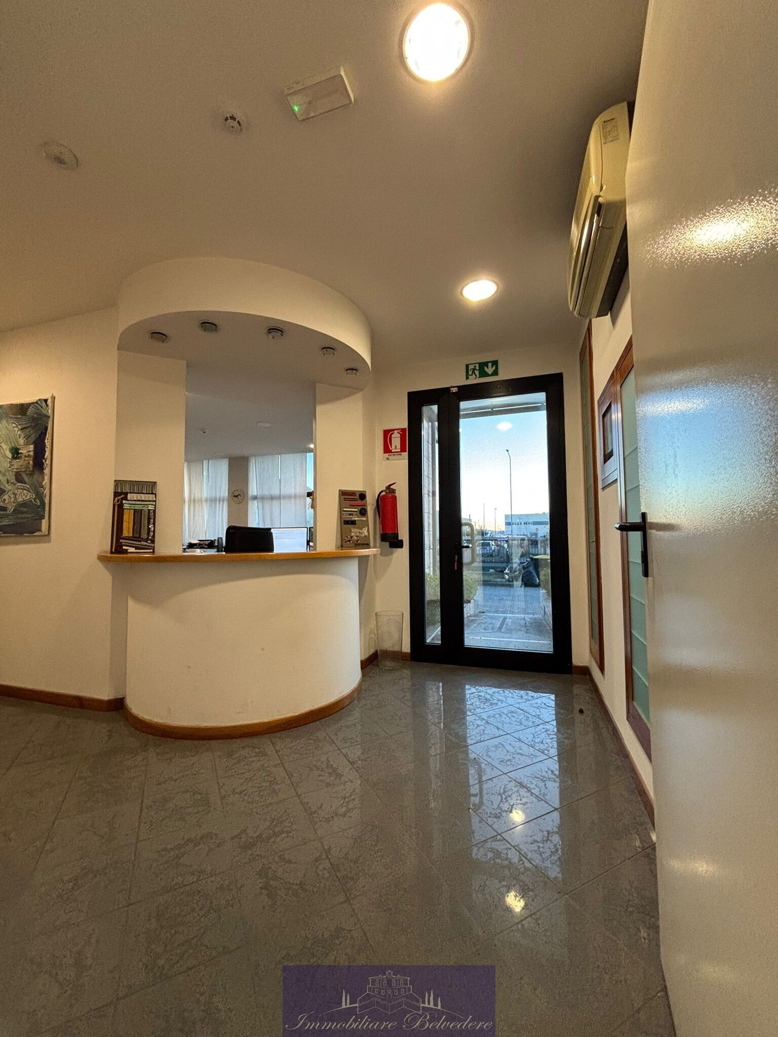 Laboratorio con giardino in via castonella, Campi Bisenzio