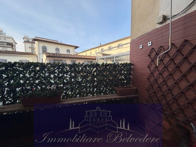 Trilocale con terrazzo in via montebello, Firenze