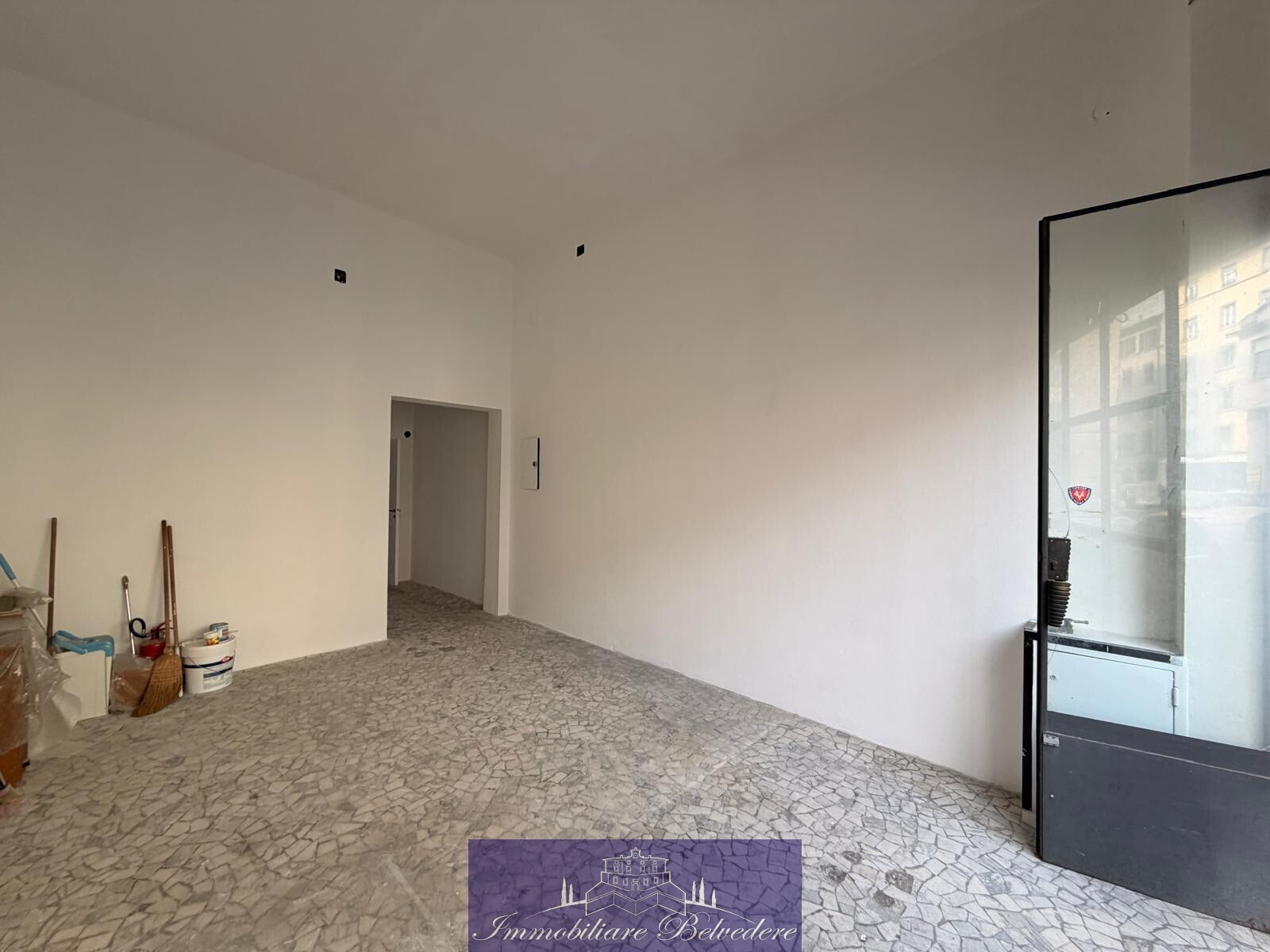 Locale commerciale in affitto in via francesco baracca, Firenze