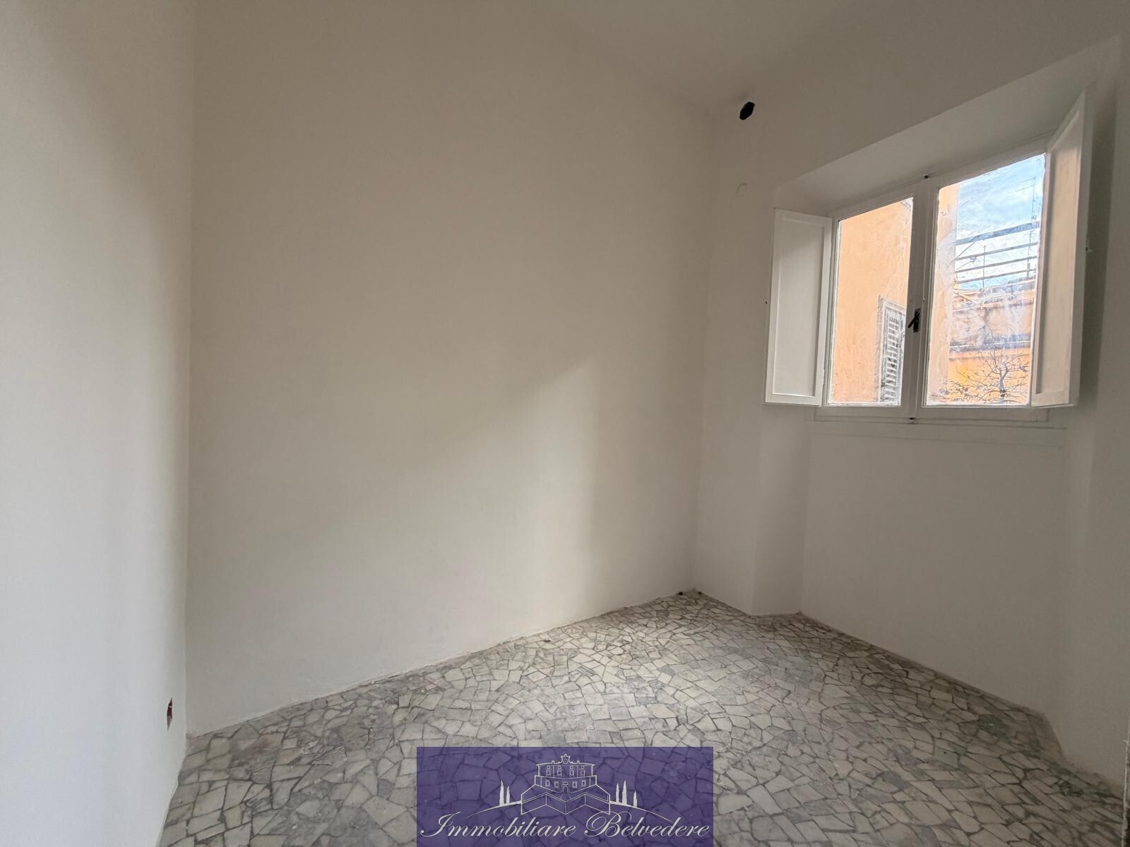 Locale commerciale in affitto in via francesco baracca, Firenze