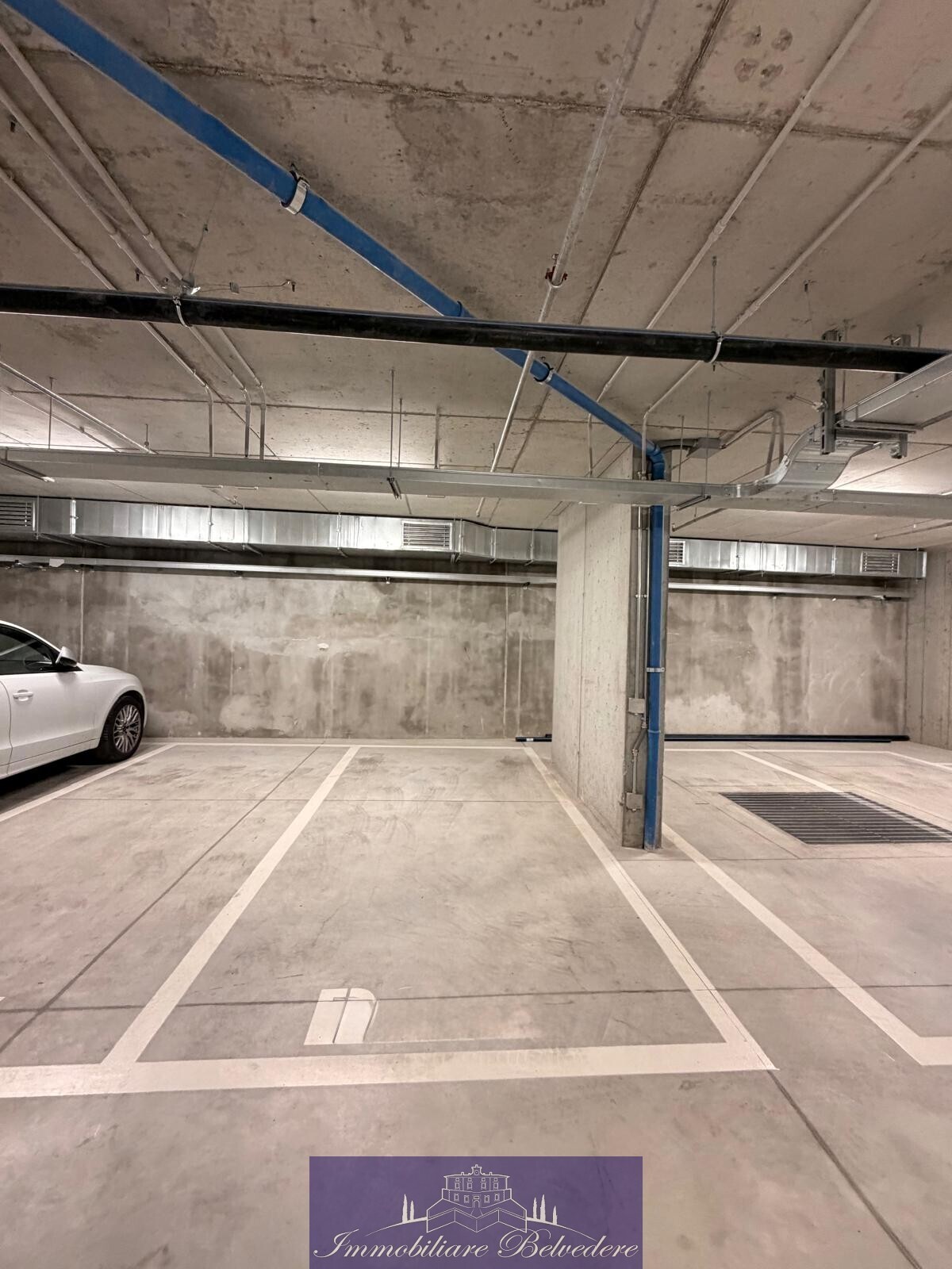 Posto auto scoperto in affitto in via solferino, Firenze