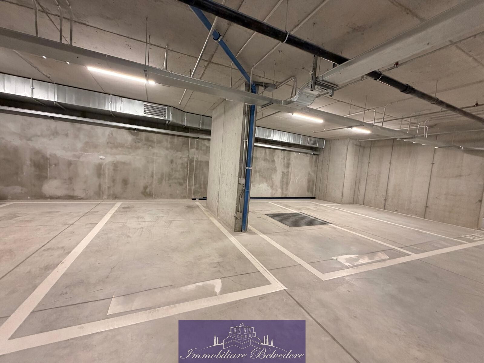 Posto auto scoperto in affitto in via solferino, Firenze