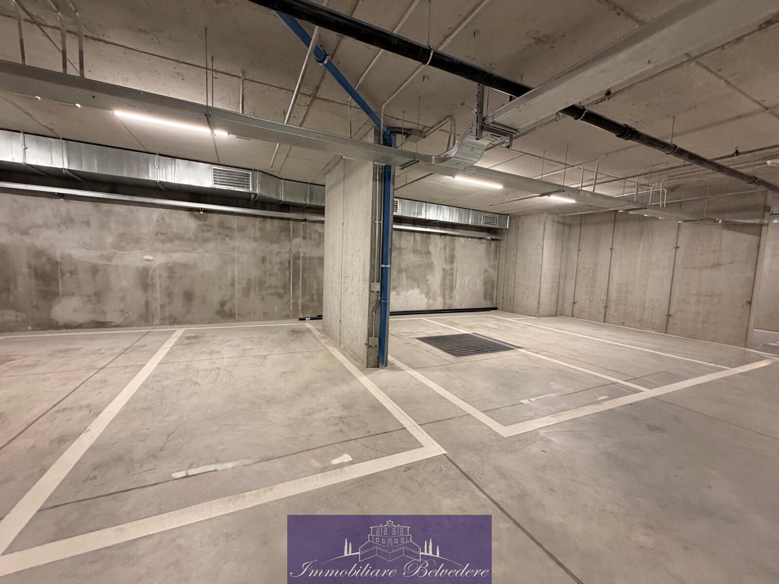 Posto auto scoperto in affitto in via solferino, Firenze