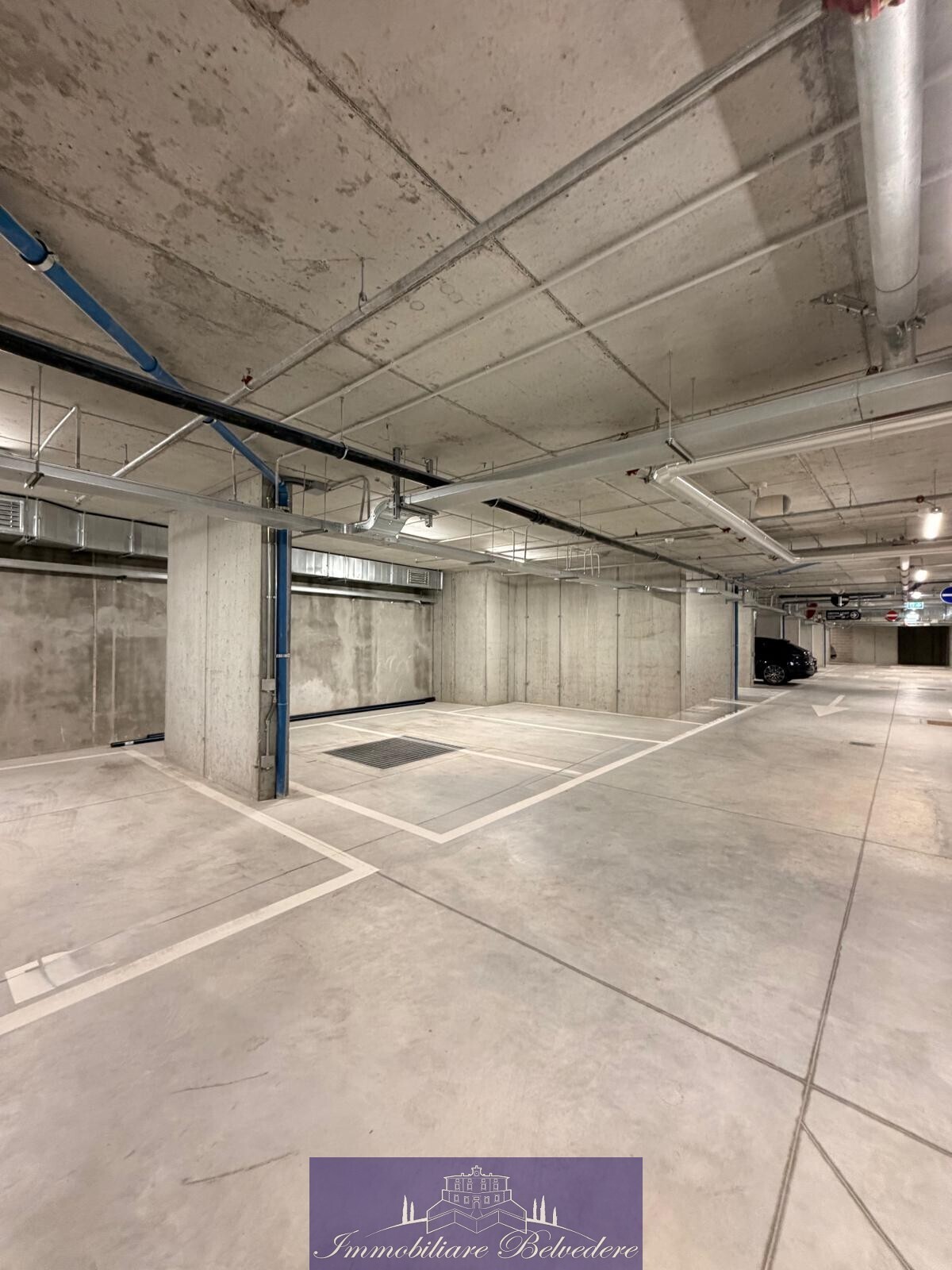 Posto auto scoperto in affitto in via solferino, Firenze