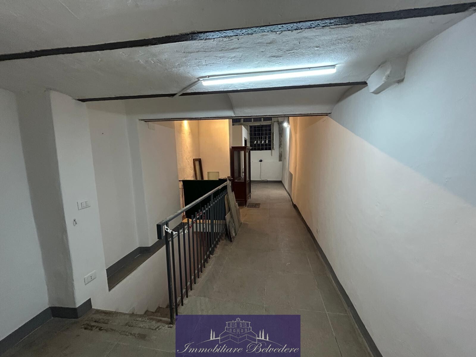 Locale commerciale in vendita in piazza santa croce, Firenze