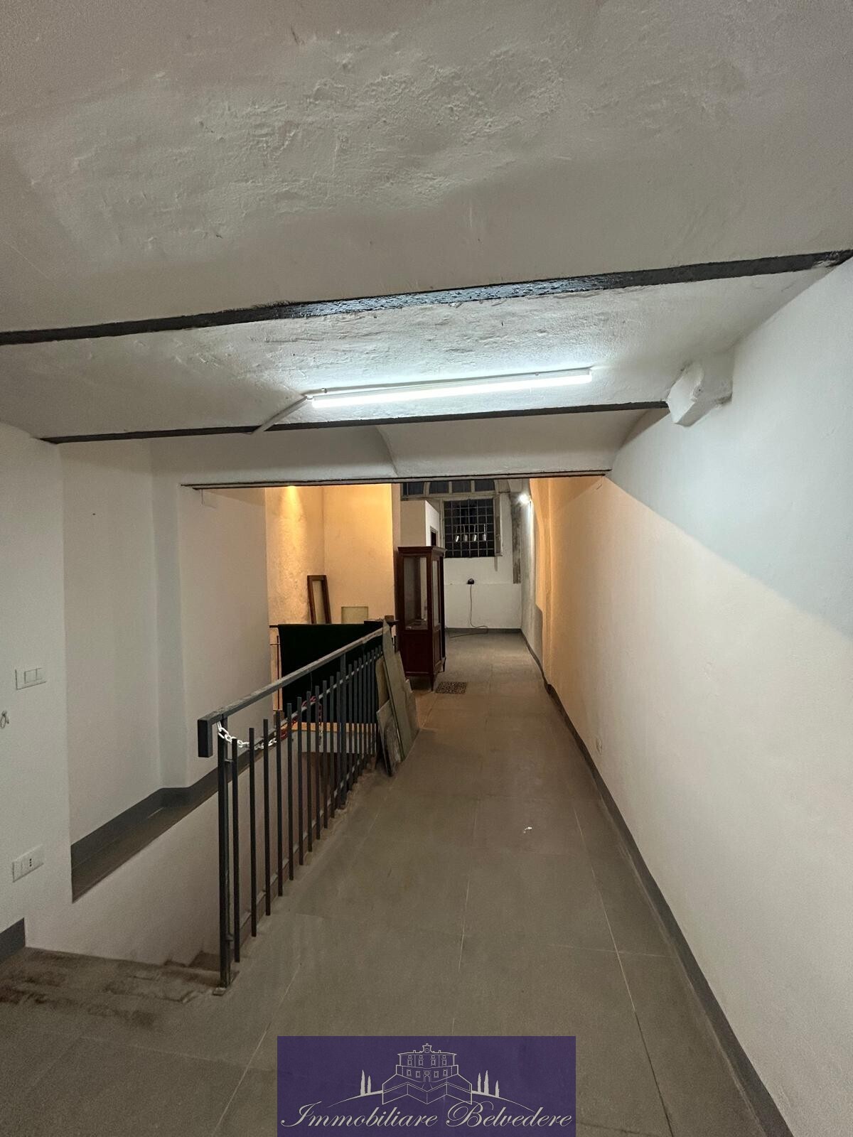 Locale commerciale in vendita in piazza santa croce, Firenze