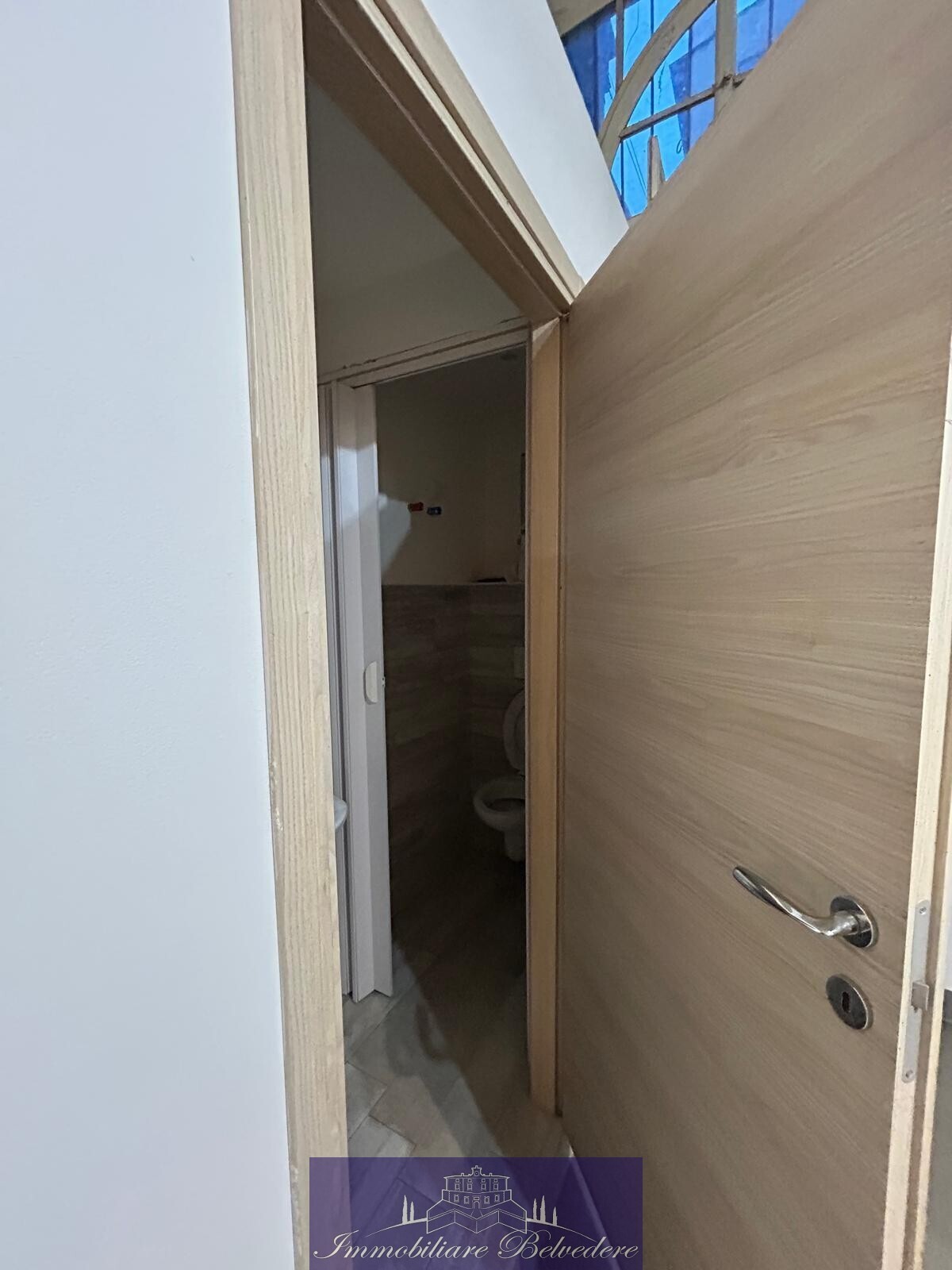 Locale commerciale in vendita in piazza santa croce, Firenze