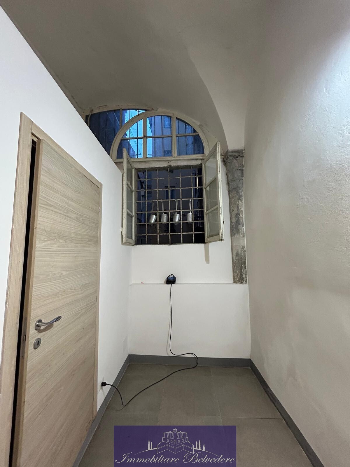 Locale commerciale in vendita in piazza santa croce, Firenze