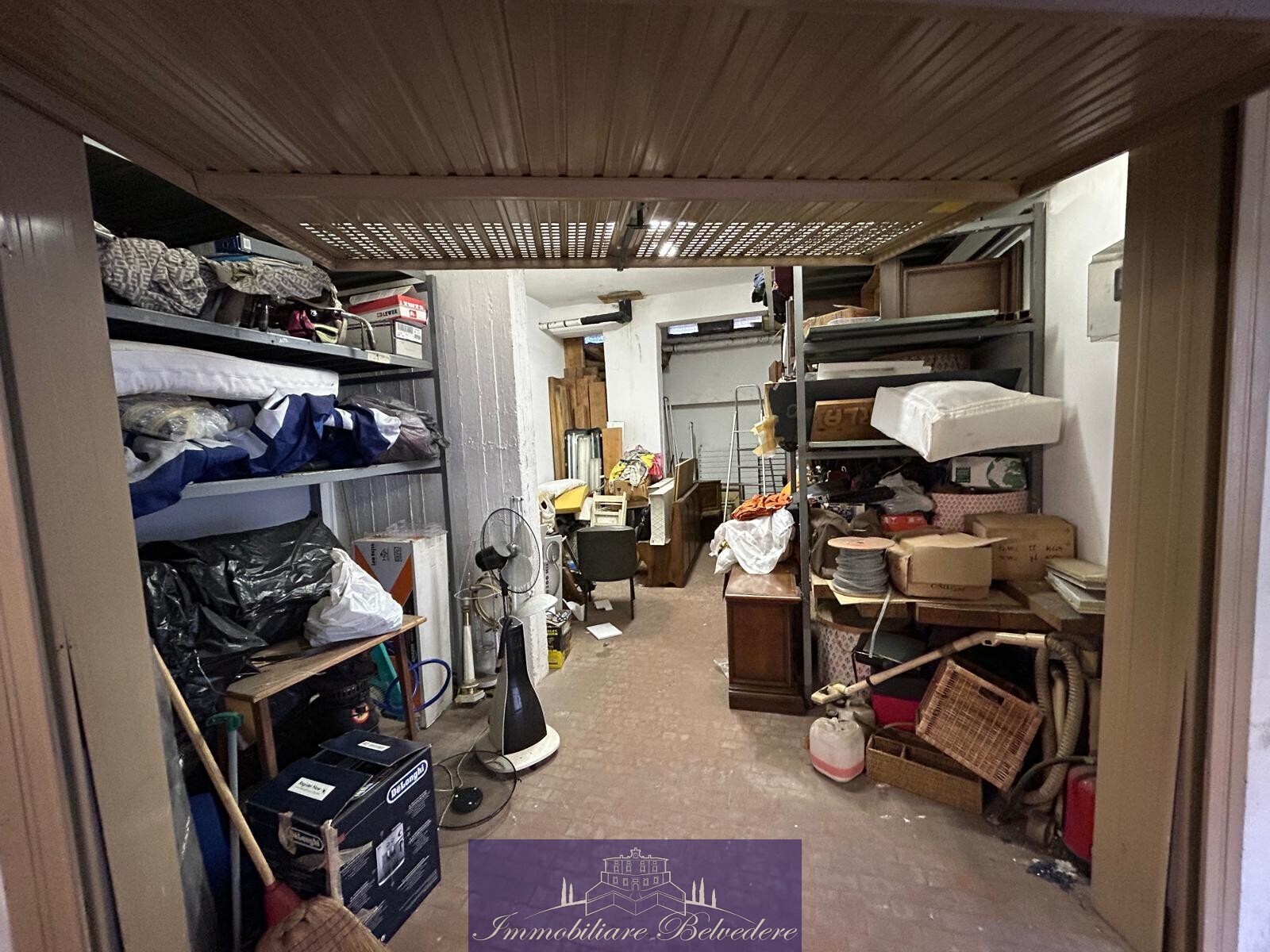 Box/Garage 30mq in vendita in via valdichiana, Firenze