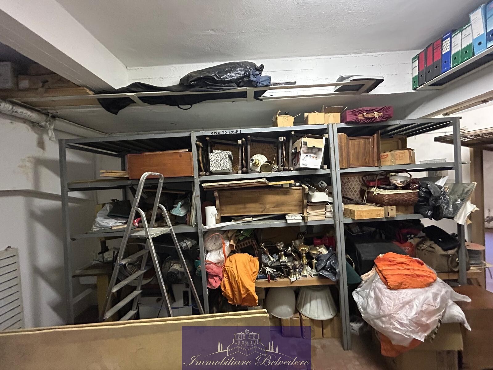 Box/Garage 30mq in vendita in via valdichiana, Firenze