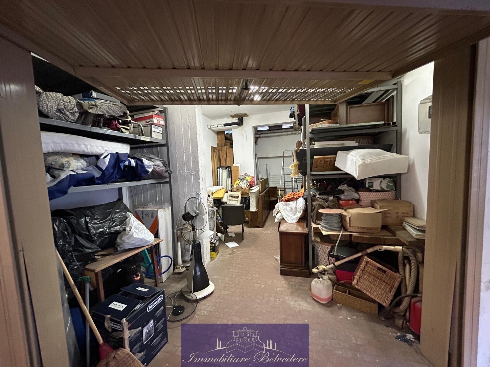 Box/Garage 30mq in vendita in via valdichiana, Firenze