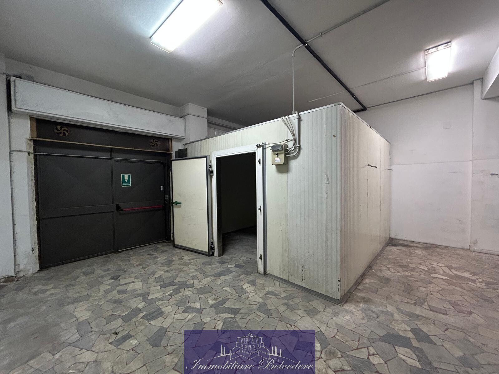 Capannone in affitto in via valdegola, Firenze