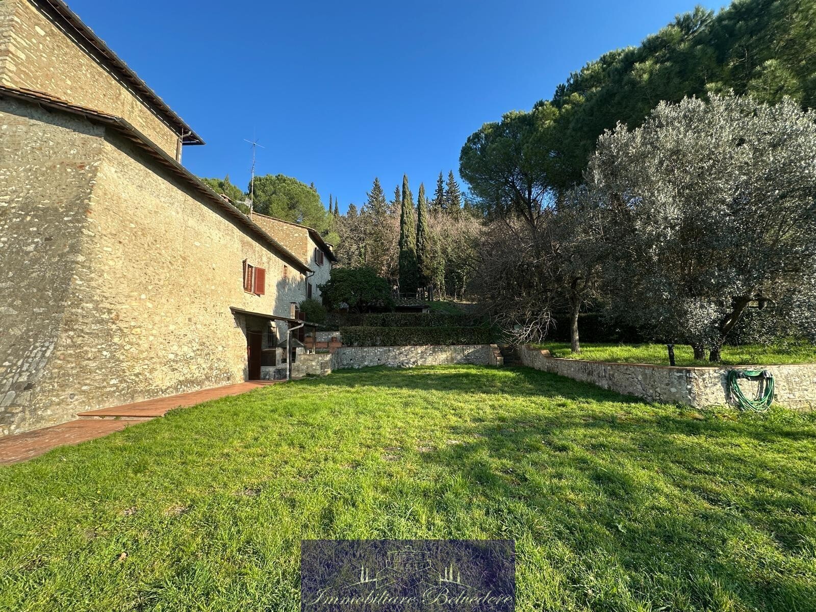 Appartamento con giardino in via dei prati, Calenzano