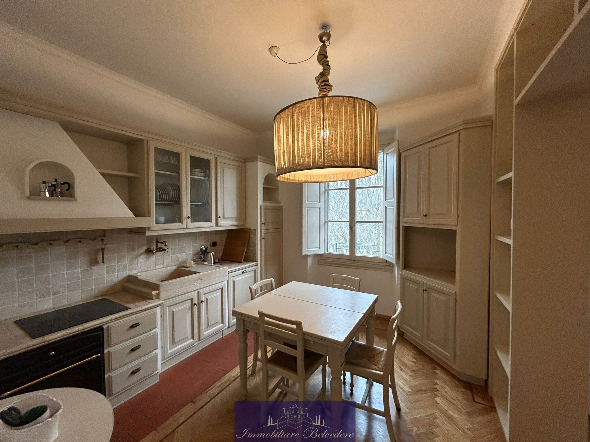 Quadrilocale con terrazzo in piazza francesco ferrucci, Firenze