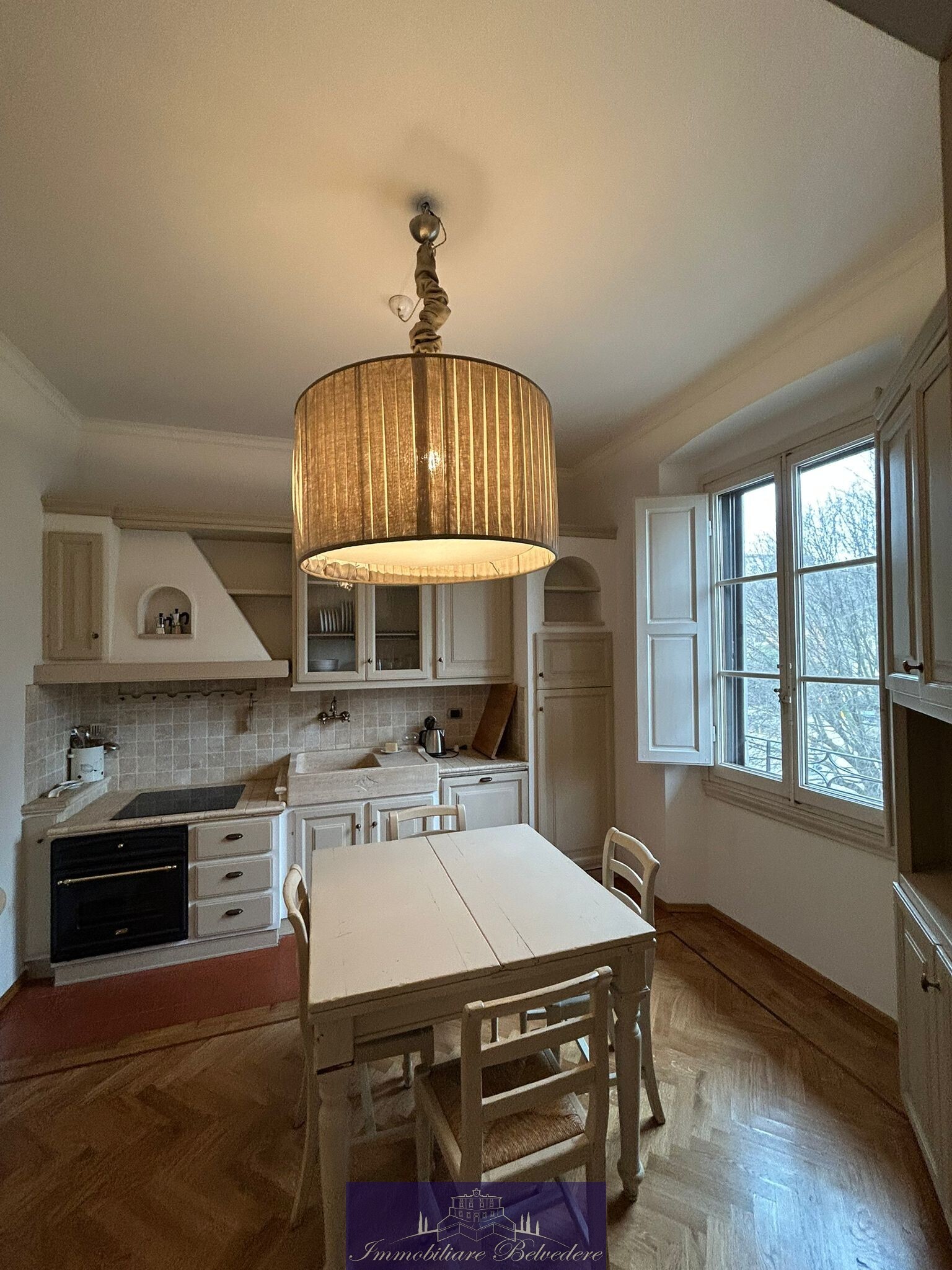 Quadrilocale con terrazzo in piazza francesco ferrucci, Firenze