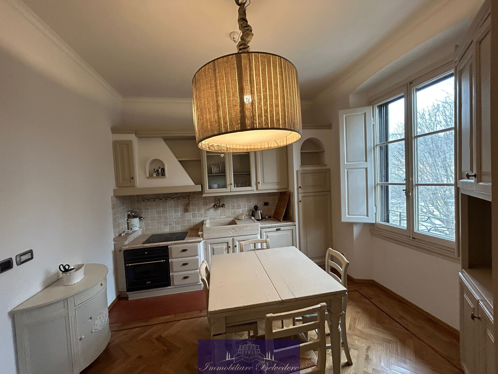 Quadrilocale con terrazzo in piazza francesco ferrucci, Firenze