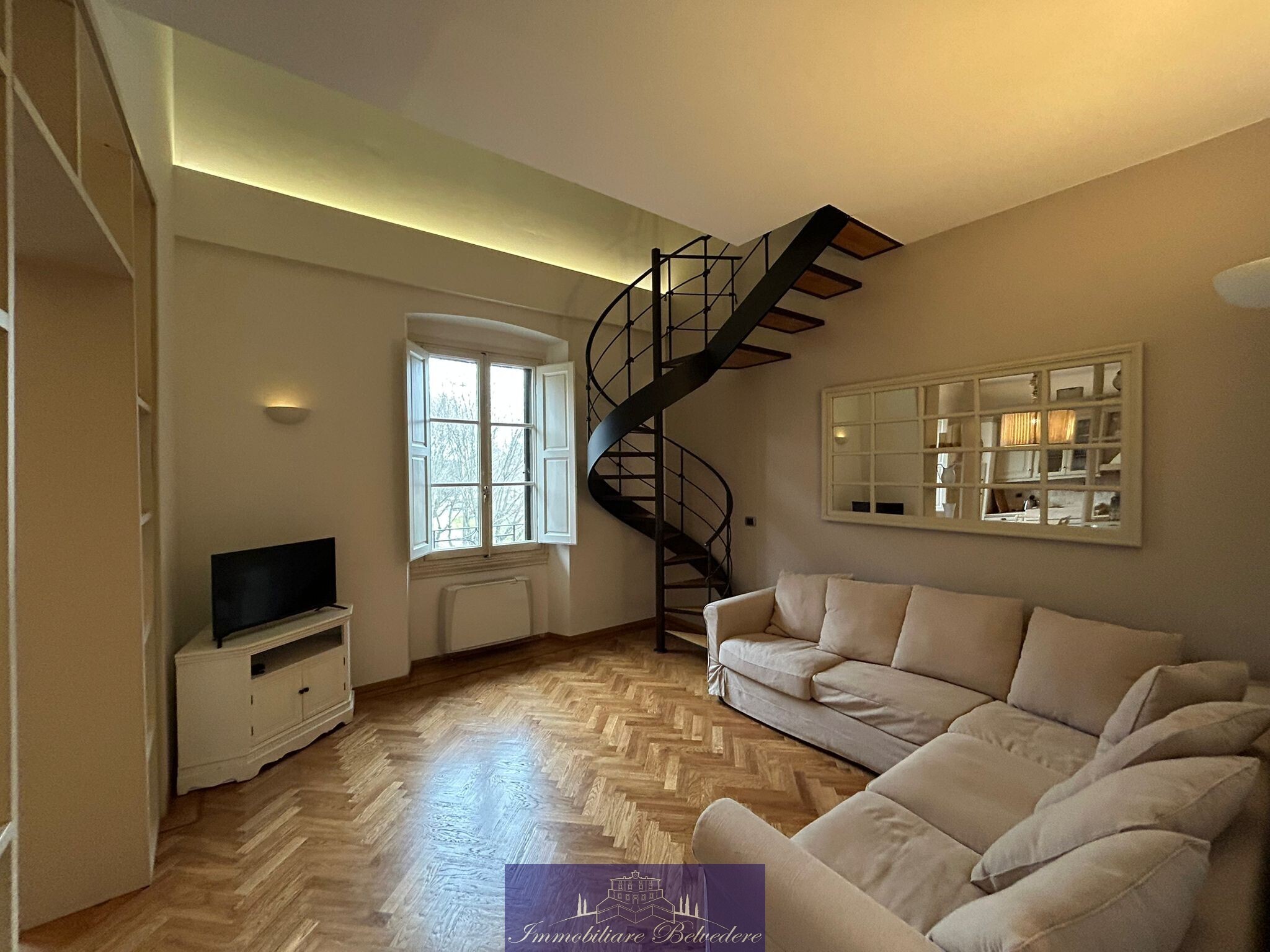 Quadrilocale con terrazzo in piazza francesco ferrucci, Firenze