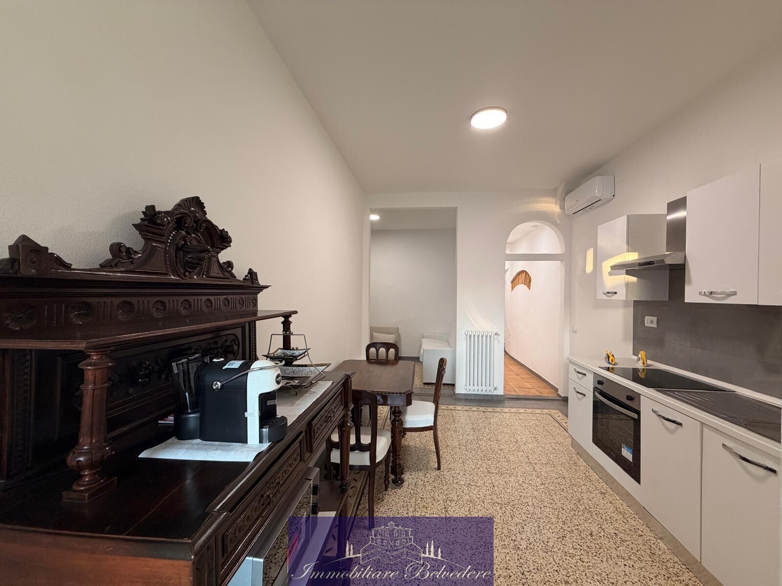 Quadrilocale ristrutturato in via palestro, Firenze