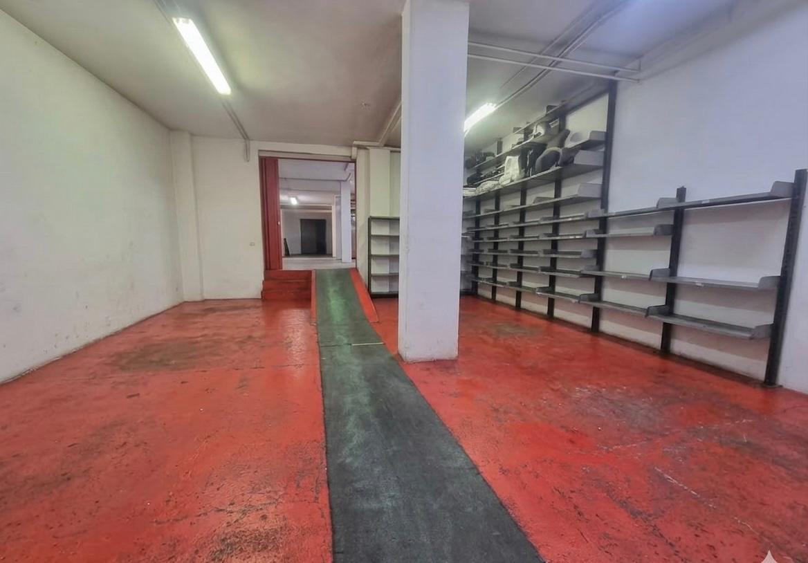 Capannone in vendita in via stefano buonsignori, Firenze