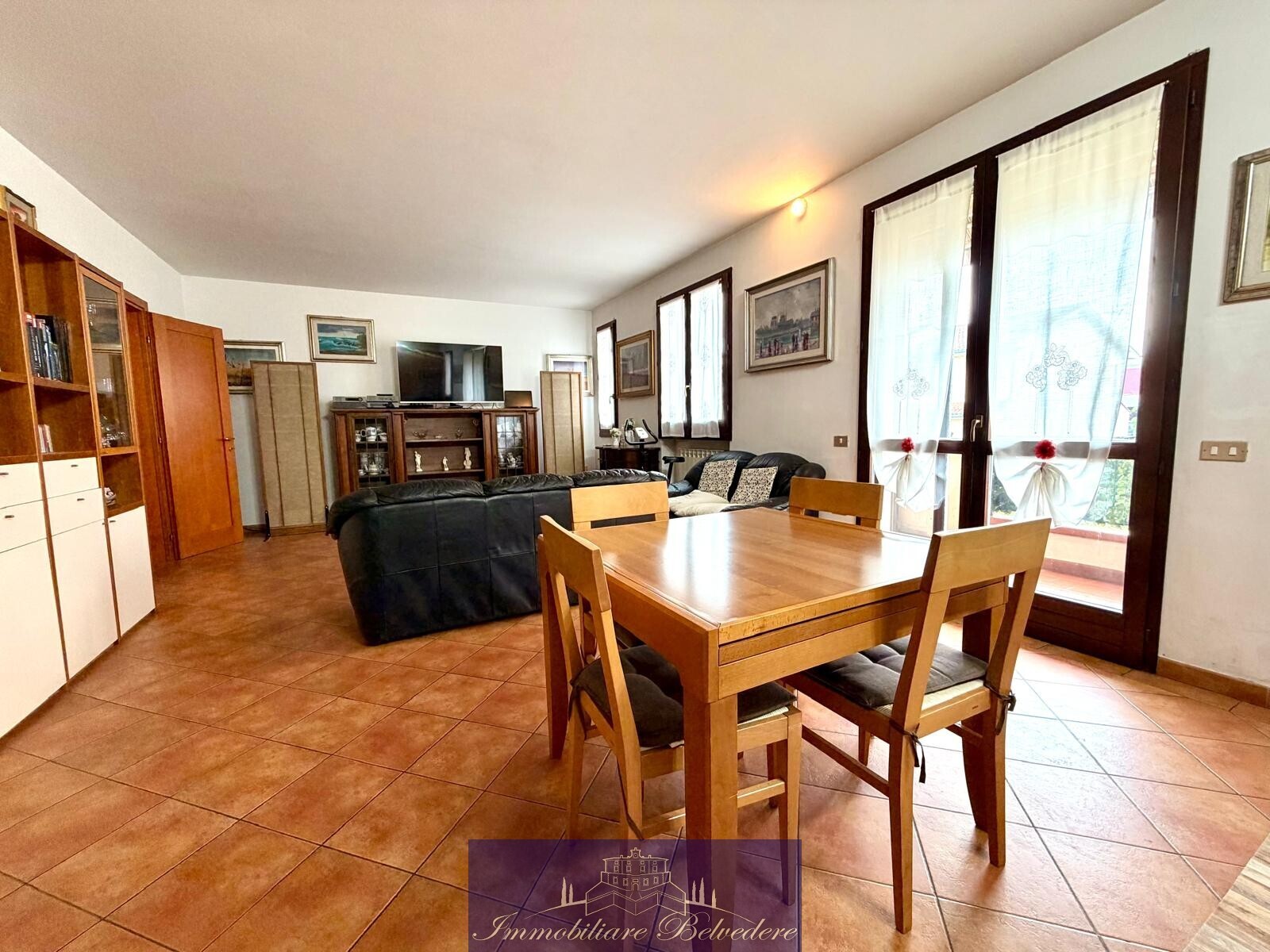 Appartamento con terrazzi in via del giglio, Campi Bisenzio